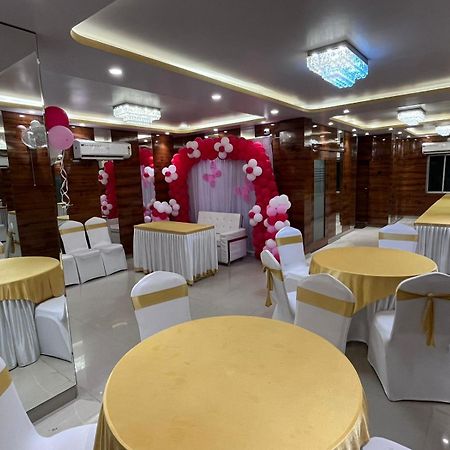 La Cresta Inn Calcutta Buitenkant foto
