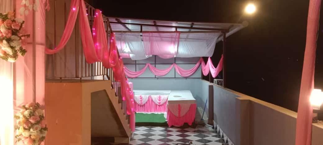 La Cresta Inn Calcutta Buitenkant foto