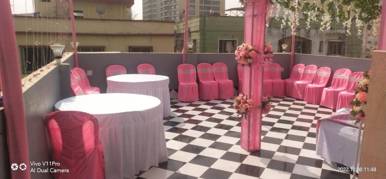 La Cresta Inn Calcutta Buitenkant foto