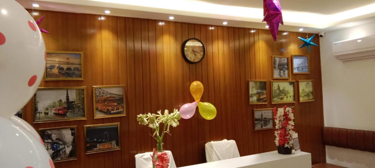 La Cresta Inn Calcutta Buitenkant foto