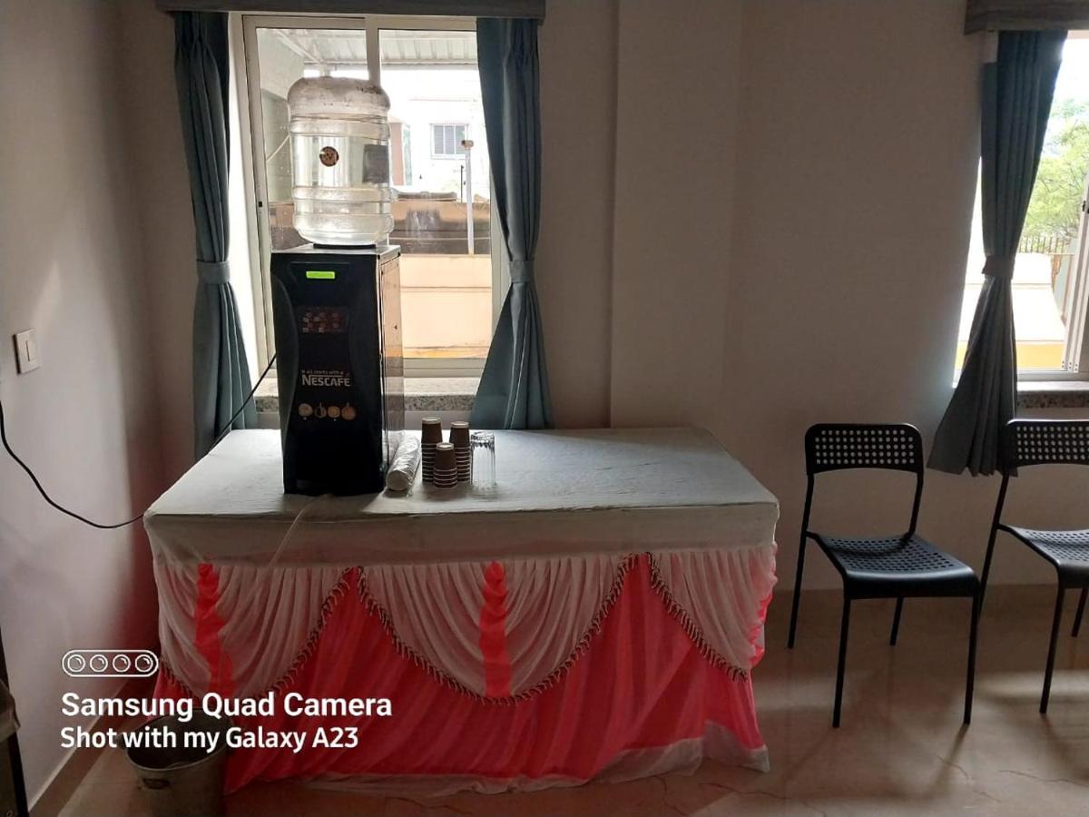 La Cresta Inn Calcutta Buitenkant foto