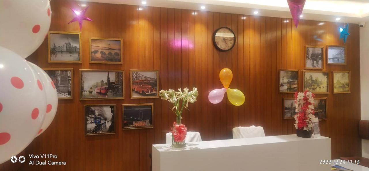 La Cresta Inn Calcutta Buitenkant foto