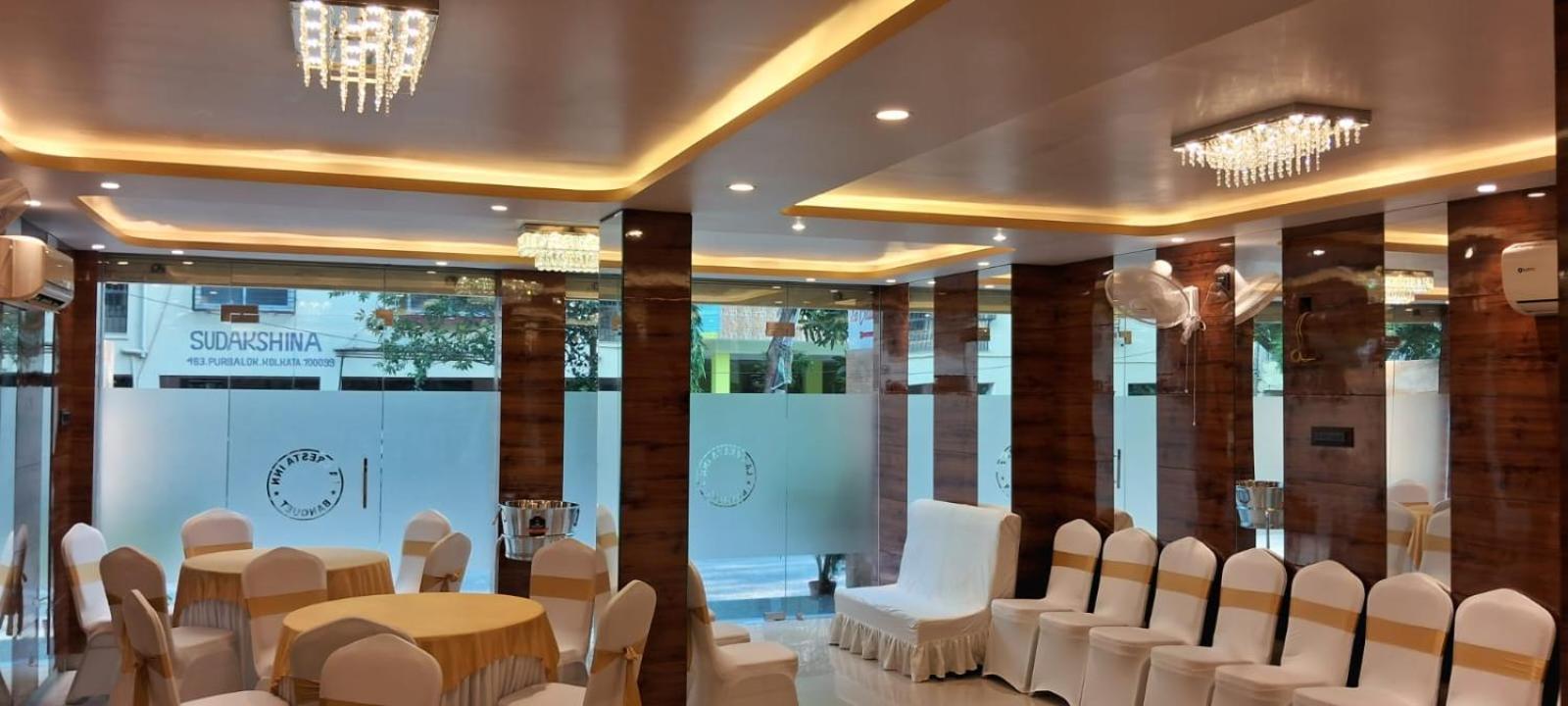 La Cresta Inn Calcutta Buitenkant foto