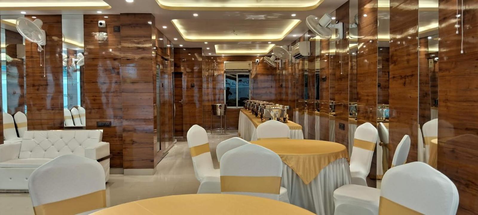 La Cresta Inn Calcutta Buitenkant foto