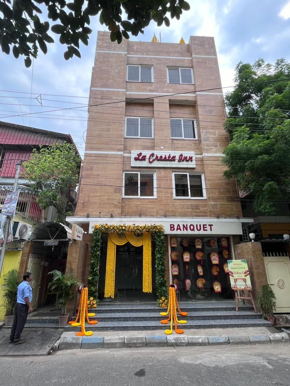La Cresta Inn Calcutta Buitenkant foto