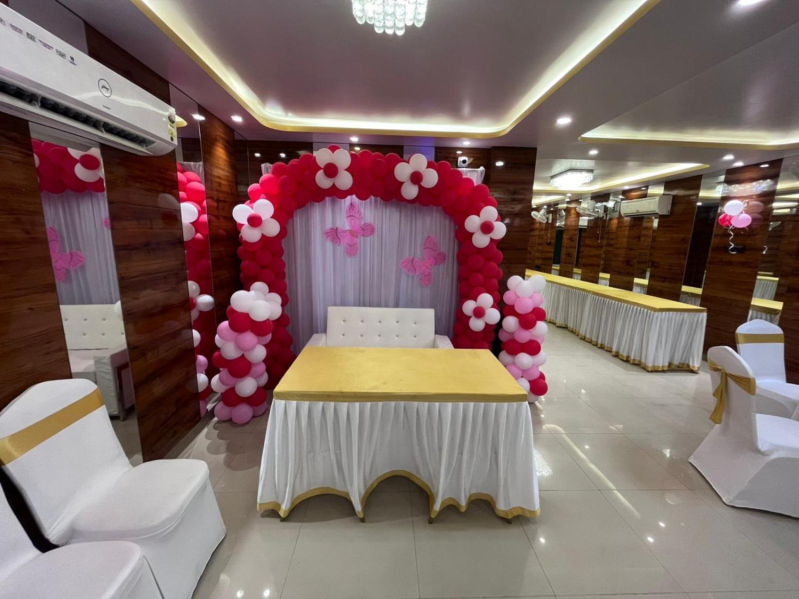 La Cresta Inn Calcutta Buitenkant foto