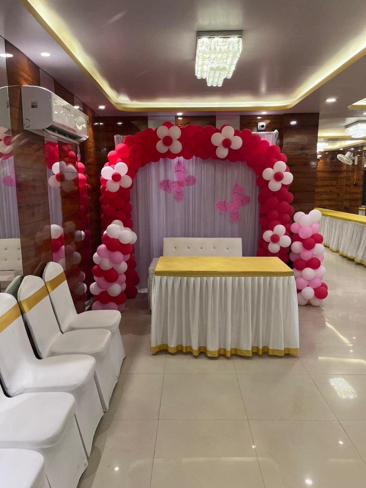 La Cresta Inn Calcutta Buitenkant foto